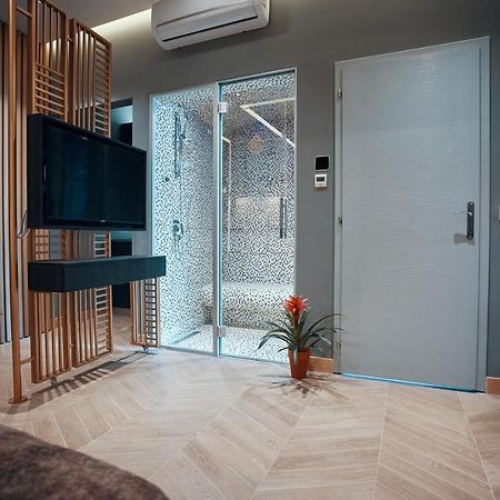 Monza Mirror Apartment Kikinda Exterior foto